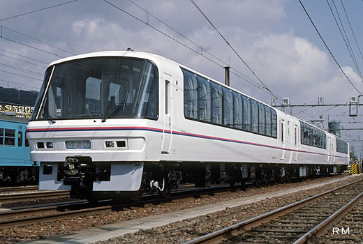 Super saloon YUMEJI of West Japan Railway which made its debut in 1988.