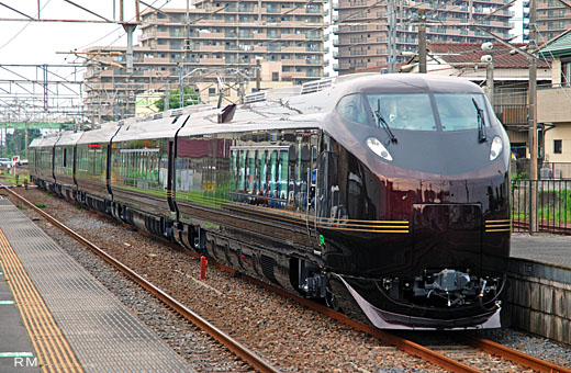 The E655 series train of JR East. A 2007 debut.