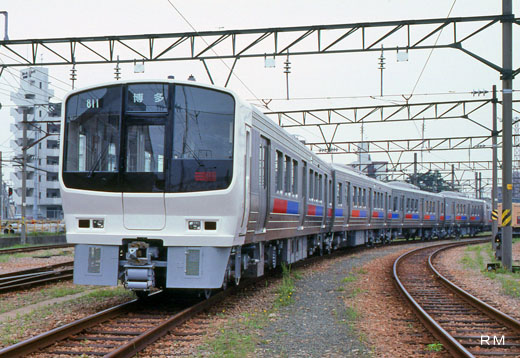 The 811 type train of Kyushu Railway. A 1989 debut.