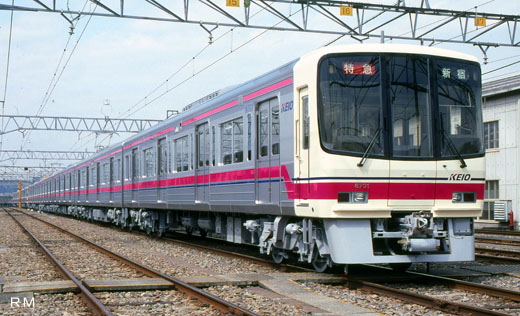 A 8000 type commuter train of Keio Electric Railway. A 1992 appearance.