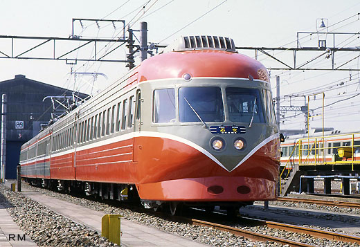 Limited express train 3000 type SE (Super Express) of Odakyu Electric Railway. A 1957 appearance.
