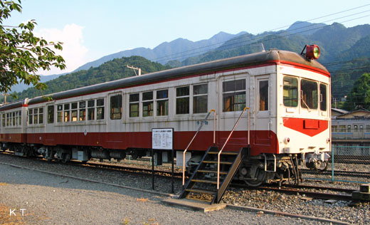 A KUHANI-20 type of Chichibu Railway of Saitama. I retire myself in 1988 and save it in Railroad Park.