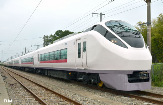 The JR East E657 series. A limited express train for Jo-Ban Line. A March, 2012 debut.