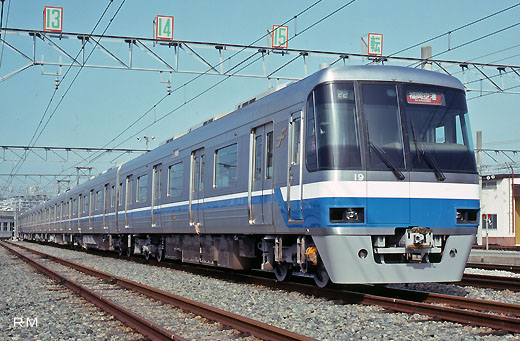 2000 series trains of Fukuoka City Transportation Bureau. A 1992 debut.