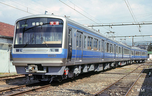 7000 series trains of Izuhakone Railway. A 1991 debut.
