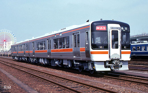 A KIHA-75 type rail diesel car of Central Japan Railway. A 1993 debut.