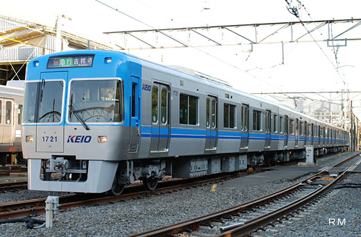 1000 series trains of Keio electric railroad Inokasira Line.