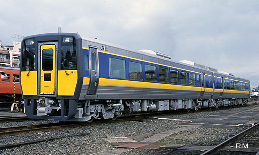 Diesel train for limited expresses of West Japan Railway, the kiha187 series. A 2001 debut.
