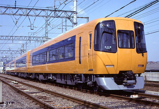 A limited express train of Kinki Nippon Railway, 22000 series ACE. A 1994 debut.