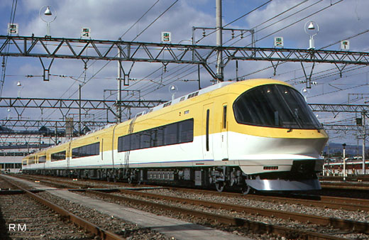 23000 type limited express train [Ise-Shima Liner] of Kinki Nippon Railway. A 1994 debut.