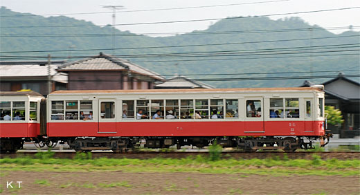 A 30 type train of THE TAKAMATSU-KOTOHIRA ELECTRIC RAILROAD which retired itself