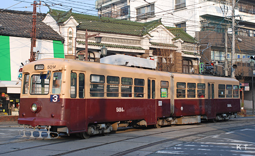 The 5000 type train of the Kumamoto streetcar. A product made in 1957, a former Fukuoka streetcar.