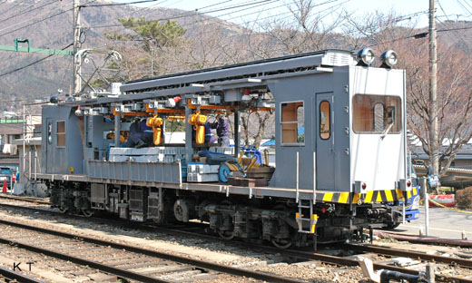 MONI-1 type of Hakone Tozan Railway. A 1975 debut.