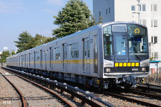 N1000 type of Nagoya-shi subway Higashiyama Line. A 2008 debut.