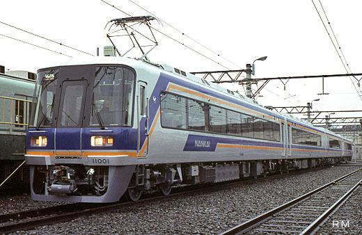 11000 limited express train series of Nankai Electric Railway. A 1992 debut.