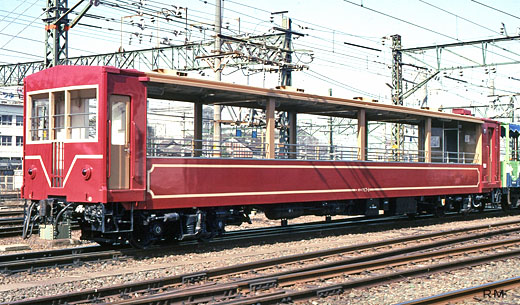 Passenger car ohafu-17 type for sightseeing of Central Japan Railway Iida Line. 1993 birth.