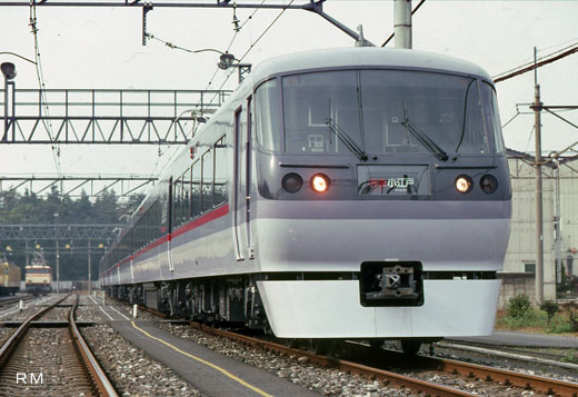 10000 limited express train series of Seibu Railway. A 1993 debut.