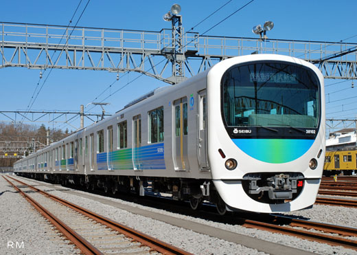 A 30000 type smile train of Seibu Railway. A 2008 debut.
