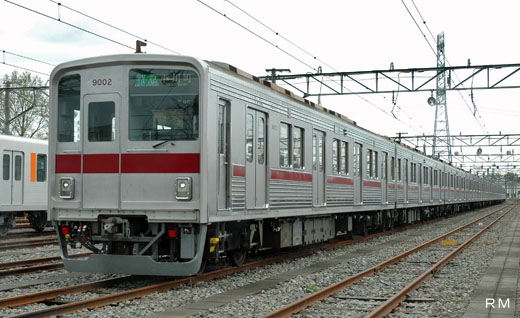 9000 commuter train series of Tobu Railway of Tokyo. A 1981 appearance.