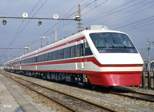 200 series trains for limited express [RYOMO] of Tobu Railway. A 1990 debut.