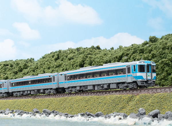 JR四国に残る国鉄型特急車 キハ185系のTOMIX製Nゲージで遊ぶ！ | 鉄道 