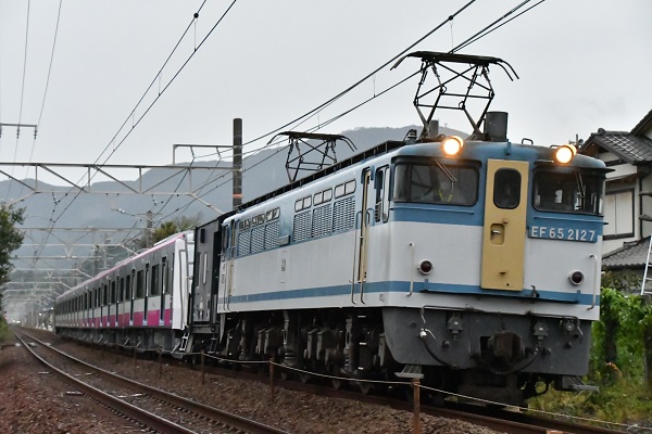 写真追加アリ※ 新京成電鉄80000形80036編成の甲種輸送、EF65 2127 