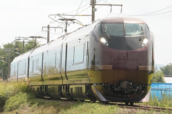 炎天下の磐越西線を駆け抜けるE655系「なごみ」 | 鉄道ホビダス