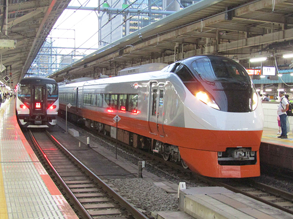 ついに５色目！】常磐線E657系が「オレンジパーシモン塗装」で営業運転 ...