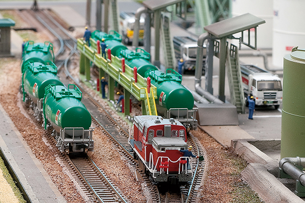 高さ約18センチです鉄道模型ジオラマ