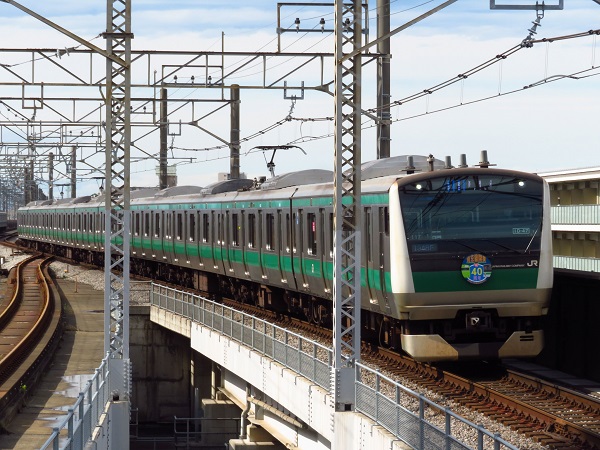 E233系埼京線 今日は相鉄線内に埼京線開業40周年マーク付きのE233系が来る