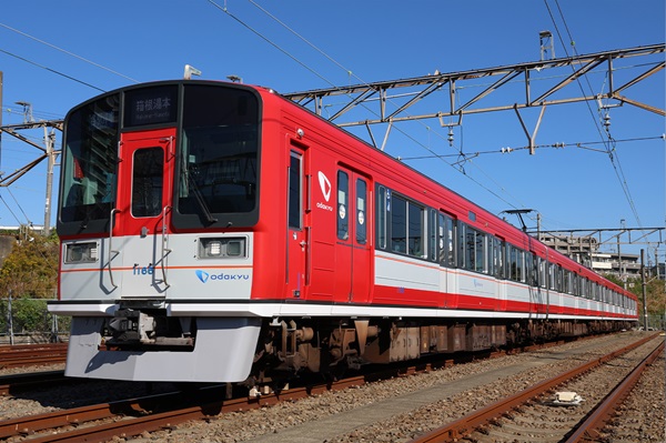 【小田急トラベル】箱根登山線に復活した「赤い1000形」の貸切運行・撮影会ツアー開催！