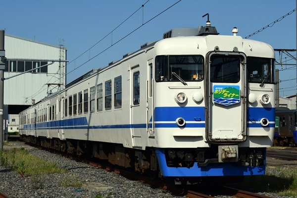 しなの鉄道115系＆えちごトキめき鉄道455系・413系団臨接続運行ツアー【国鉄型電車共演 黄昏列車と夜行列車で行く追憶の信越本線】