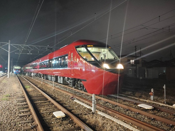 【富士急行】夜の撮影会つき!富士山ビュー特急 10th Anniversary Train 第2弾を実施!